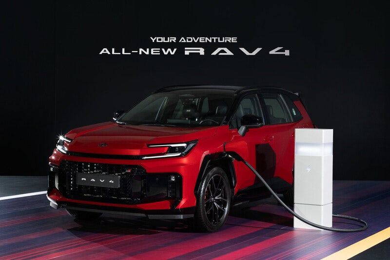 ‘내연기관-전기차 사이’ PHEV…국산차 빈자리, 중국차까지 치고든다