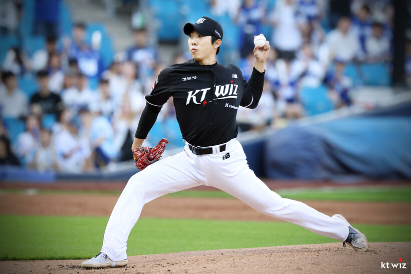 빗속 대기만 77분…<b>KT-두산</b>, 11회 연장 승부 끝 2-2 <b>무승부</b>