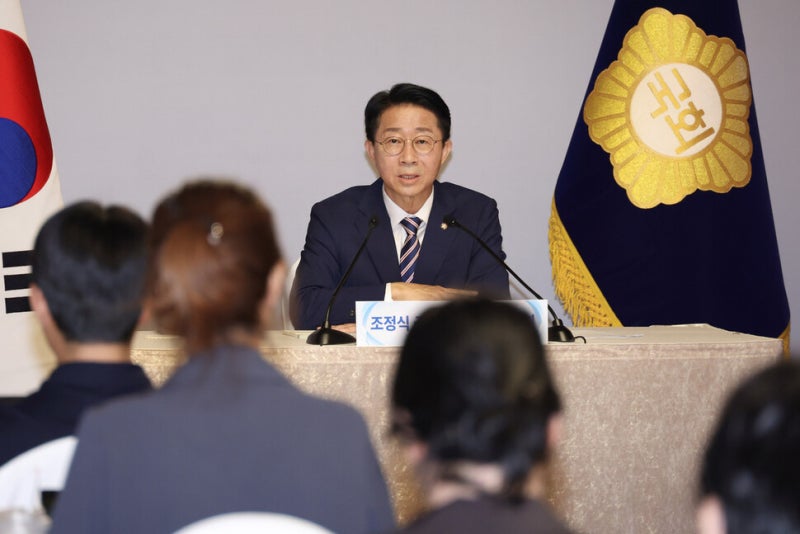 [사설] 부적절하기 짝이 없는 국회의장의 ‘연임 개헌’ 발언