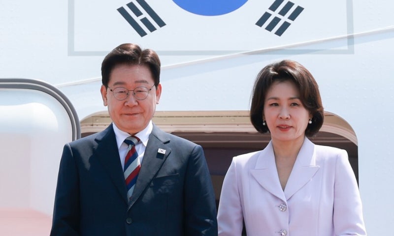 <b>이 대통령</b>, 7시간 반 부동산 <b>점검 회의</b>…“신속하게 최대한 주택 공급”