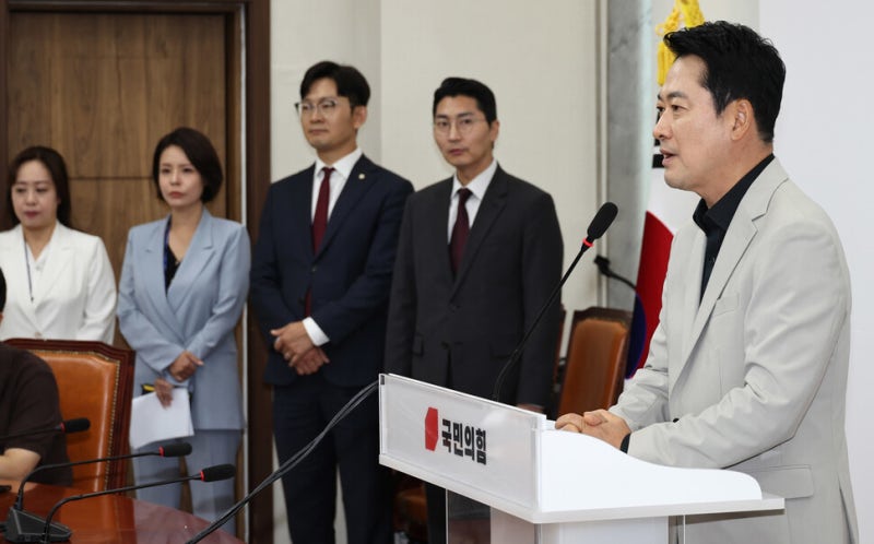 장동혁 “이 대통령, 무주택자 되더니 ‘집 가진 죄’ 묻는 징벌세 매겨”