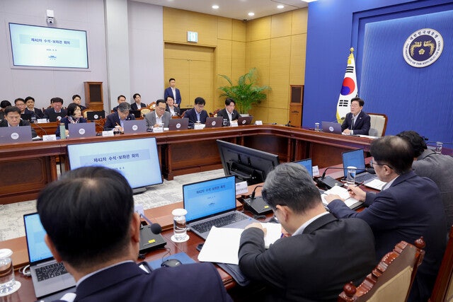 [단독] 12일 부동산 ‘신속 공급’ 점검…마사회 부지 등 이전보고