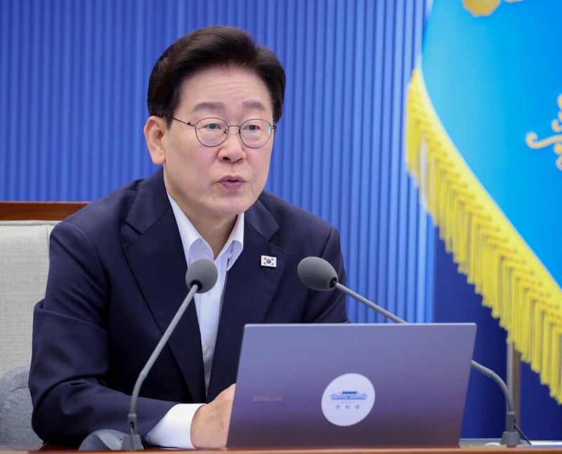 <b>이 대통령</b>, ‘<b>결혼 페널티</b>’ 개선 예고…“정책 때문에 망설이는 일 없...