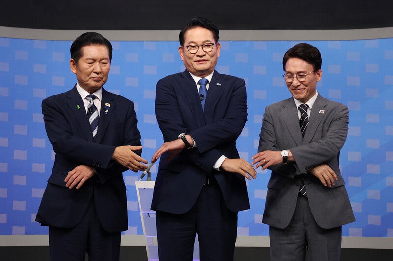 민주 전대 주자들, 이 대통령 <b>지지율 하락</b>에 “부동산 탓” “핵심층 이...