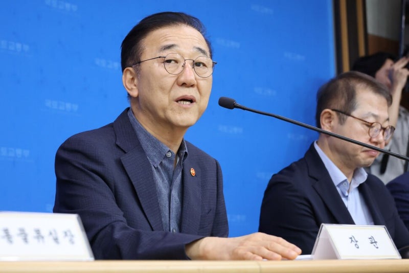 국토장관 “어린이정원 포함 <b>용산공원</b> 내 <b>주택 공급</b> 검토”