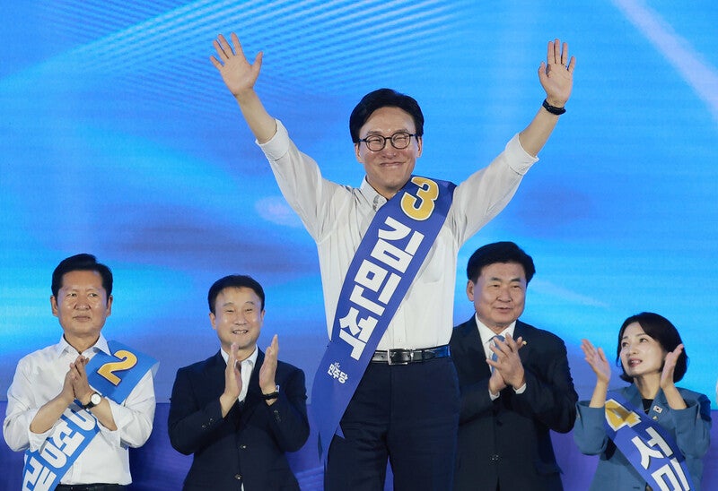 <b>김민석</b> 호남·수도권서 <b>1위</b>…정청래에 <b>누적</b> 8.4%P 앞서