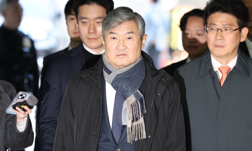 조태용 전 국정원장이 지난해 11월11일 오전 서울 서초구 서울중앙지법에서 열린 영장실질심사에 출석하고 있다.김영원 기자 