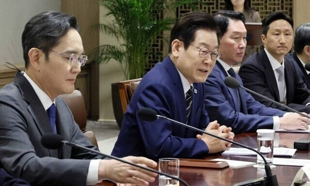 <b>이 대통령</b>-<b>최태원</b> 비공개 <b>만찬</b>…국내 반도체 팹과 대미 투자 논의한 듯