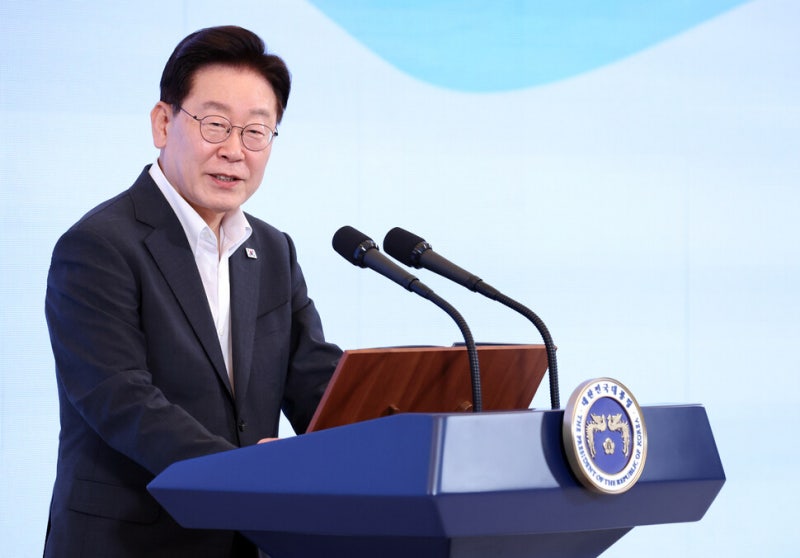 “‘뉴이재명’ 떨어져 나가”…‘조기  레임덕’ 막을 세가지 결단은