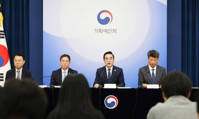 반도체 호황에 <b>미래대응기금 162조</b> 조성…58조 쓰고 104조 ‘파킹’