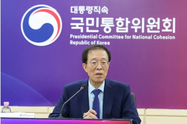 이석연 “대통령 뜻 따라 물러난다…국민통합 철학, 저와 많이 달라”