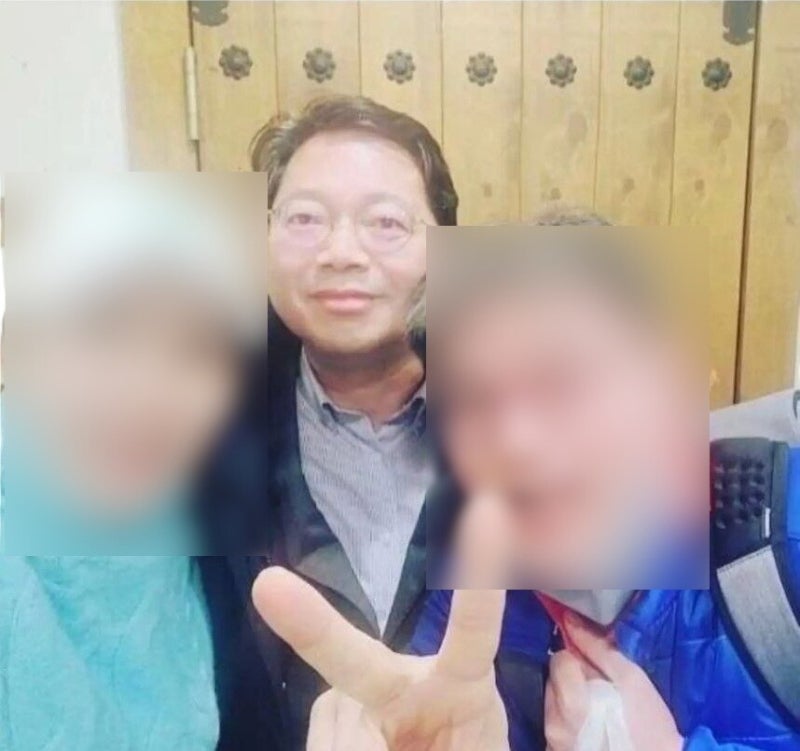 김승원, ‘신약 로비’ 브로커·영장기각 판사와 찍은 사진도 나와…의혹 증폭