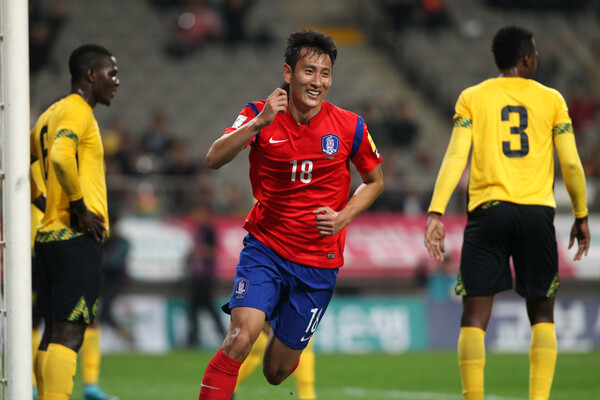 <b>지동원</b> “16년 축구 여정 마무리합니다”…프로 생활 <b>은퇴</b> 발표