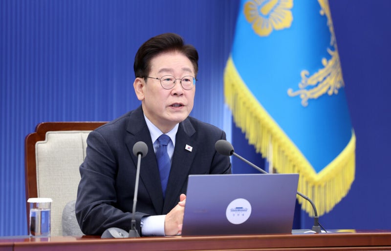 이 <b>대통령</b> “개혁 포기한 적 없다”…지지층 결집·내분 경계 강조
