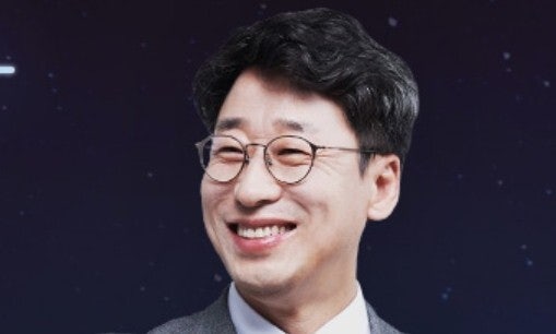 <b>청와대</b> <b>대변인</b>에 시사평론가 <b>김성완</b>…“국민과 더 소통하겠다”