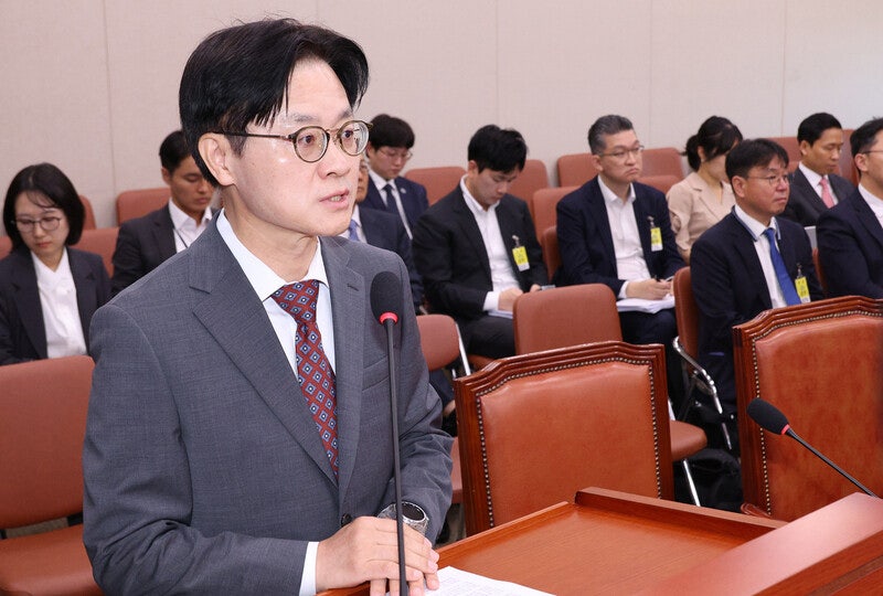 ‘우산형 투자’ 안전판 지켰지만…“우리기업 참여 없이는 달러 까먹기 우려”