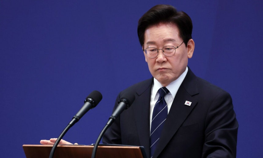 이재명 대통령이 18일 청와대 영빈관에서 열린 기자회견에서 출입기자들의 질문을 받고 있다. 청와대사진기자단