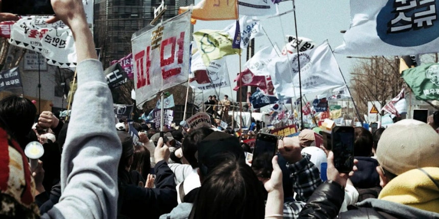 27일(현지시각) 미국 워싱턴 스미스소니언 재단 산하 국립아시아미술관 마이어 오디토리엄에서 윤석열 전 대통령의 비상계엄 저지 과정을 다룬 문화방송(MBC) 다큐멘터리 영화 ‘서울의 밤’(The Seoul Guardi