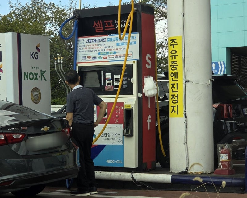 [뉴스AS] 고속도로 100원 주유할인…적절했나, 공정했나