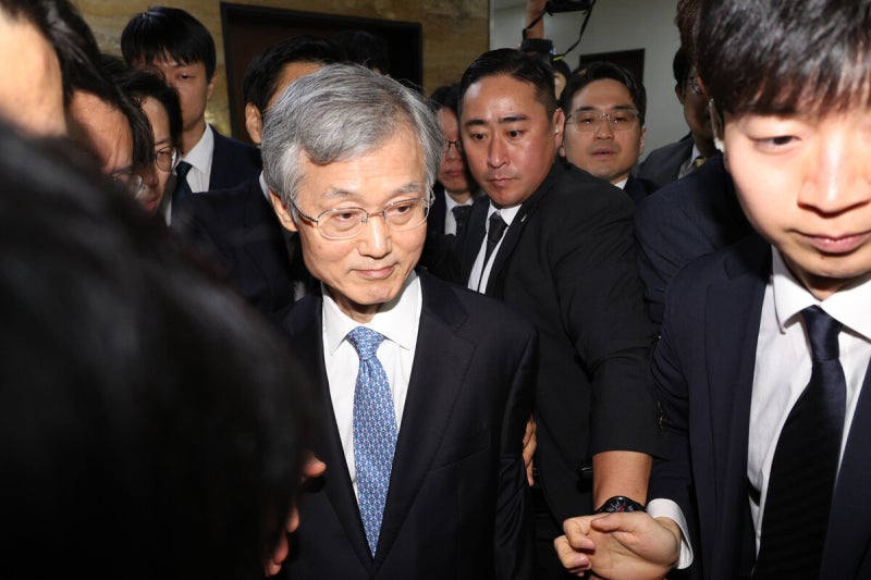 [속보] <b>조희대</b>, 국감서 “<b>재제청</b> 요구 거부는 헌법 존중 원칙 따른 것”