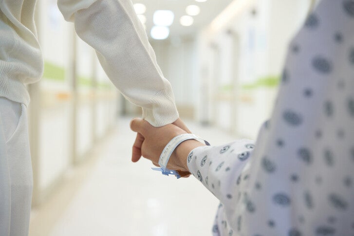 [단독] 중증환자 간병 부담 덜겠다더니…‘전담병실’ 3년째 0곳