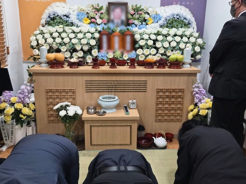 직계 아니면 사망진단서도 못 뗀다…‘무연고사’ 장례 절차 간소화해야