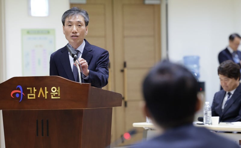 박지원 “유병호 꼬붕 아니었나”…<b>김영신</b> “타이거파 부두목이라니 모...