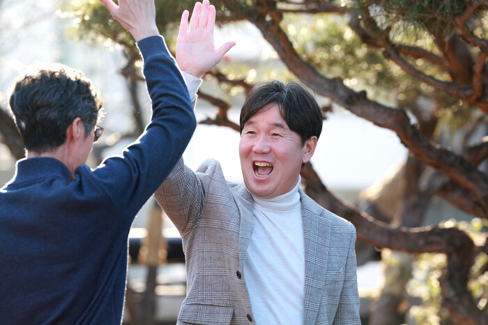 프로야구 <b>한화</b> 새 사령탑에 <b>류지현</b>…3년 총액 20억원