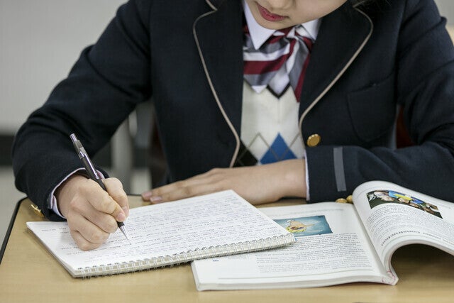 ‘카톡 등으로 <b>교복</b> 가격 합의’…<b>입찰담합</b> 10개 대리점에 1억 과징금