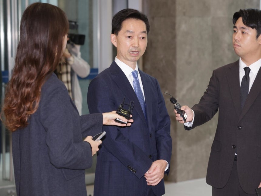 김지용 중대범죄수사청장이 19일 오전 서울 중구 중수청으로 출근하며 취재진의 질문에 답하고 있다. 박종식 기자 anaki@hani.co.kr