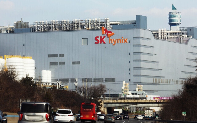 <b>SK하이닉스</b>, 3분기 <b>영업이익 83조</b> ‘어닝 서프라이즈’