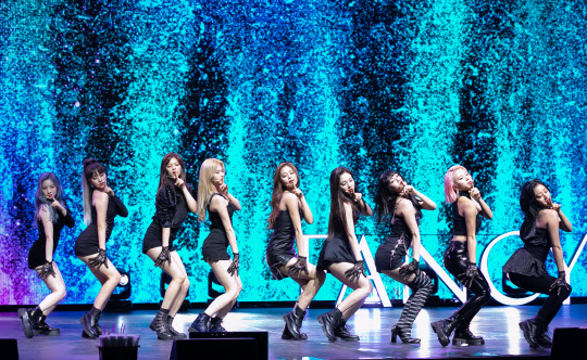 파격의 트와이스 `팬시`들고 컴백