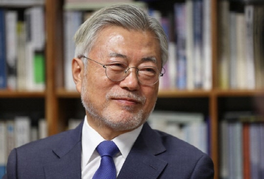 문재인 전 <b>대통령 농지법 위반</b> `혐의 없음`…"농사짓는 것 봤다"