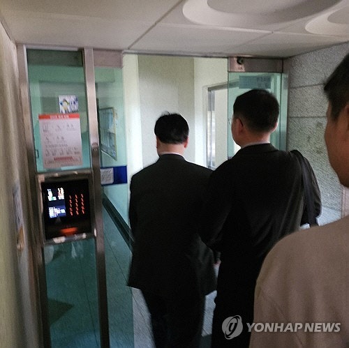 [속보] 검찰, 김건희 여사 `<b>공천</b> 개입 의혹` <b>명태균씨</b> 자택 <b>압수수색</b>