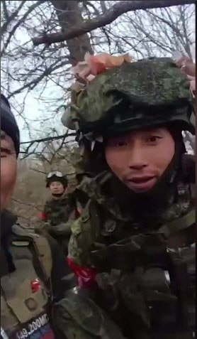 <b>젤렌스키</b> "러, 숨진 <b>북한군</b> 얼굴까지 소각…인간성 말살"
