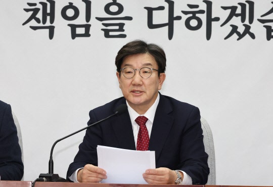<b>권성동</b> "<b>윤상현 제명</b>? 과도한 정치 공세…억울한 사정 살펴달란 것"