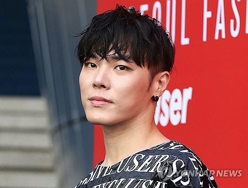 가수 <b>휘성</b> 갑작스런 <b>사망</b>…경찰, <b>국과수 부검</b> 의뢰