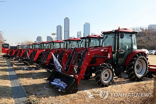 <b>법원</b>, 전농 <b>트랙터</b> 상경 <b>시위</b> 불허…"트럭만 20대 허용"