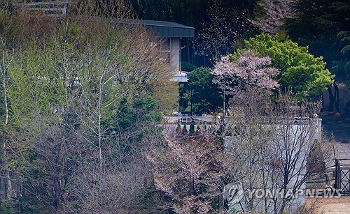 [속보]尹 떠났지만…경호처, <b>대통령실</b>·한남동 공관 <b>압수수색</b> 불허