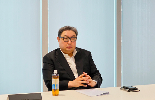 권오형 퀄컴 본사 수석 부사장 겸 아태지역 총괄 사장이 인터뷰 질문에 답하고 있다.퀄컴 제공 