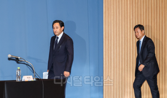 최윤범(왼쪽) 고려아연 회장과 박기덕 사장.디지털타임스DB 