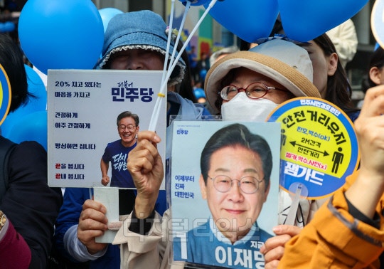 <b>재외국민 투표 독려</b>하는 <b>이재명</b> "여러분이 조국 지켰다"