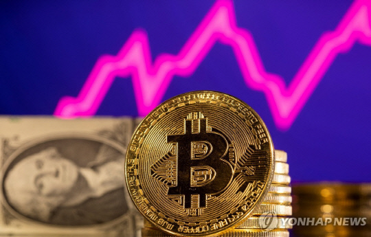 아내 몰래 대출받아 산 `비트코인`, 또 올랐네[주형연의 에구MONEY]