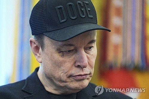 눈가에 `짙은 멍` <b>머스크</b> "<b>처방</b>받은 <b>케타민</b> 해봤을 뿐"…상습마약설 부...