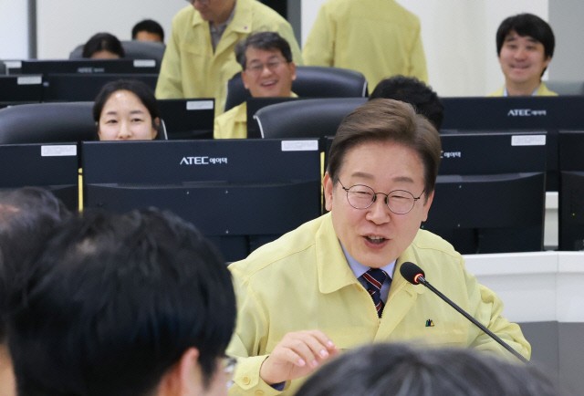 李대통령 "세월호·<b>이태원 참사</b> 같은 일 <b>재발</b>해선 안 돼…안전·재난관...