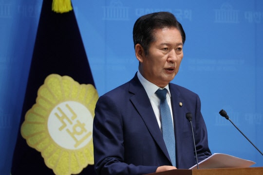 [전문] <b>정청래</b>, 당대표 출마 선언…"李대통령과 한 몸처럼 행동"