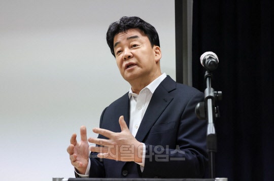 예산군, <b>백종원</b> 더본코리아 `<b>식자재</b> 유통기한 <b>논란</b>` 반박…"사실무근"