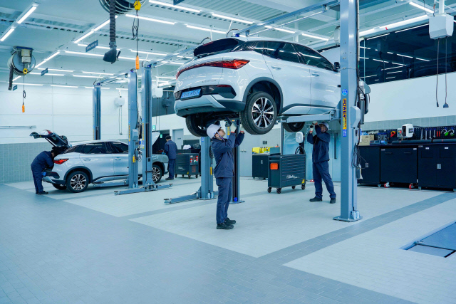 BYD코리아가 아토 3 첫 무상 정기점검 서비스를 실시한다고 26일 밝혔다. BYD코리아 제공