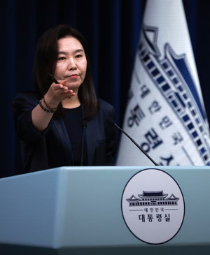 대통령실 “<b>강준욱 비서관</b>, 보수계 추천…진정성 더 중요시 봐”