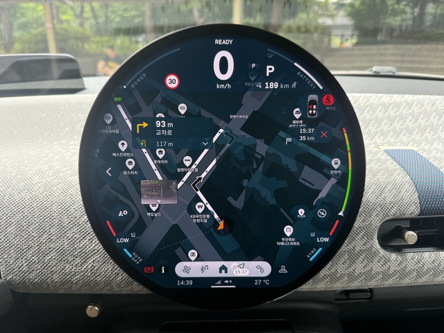 일렉트릭 미니 쿠퍼에 적용된 티맵 내비게이션